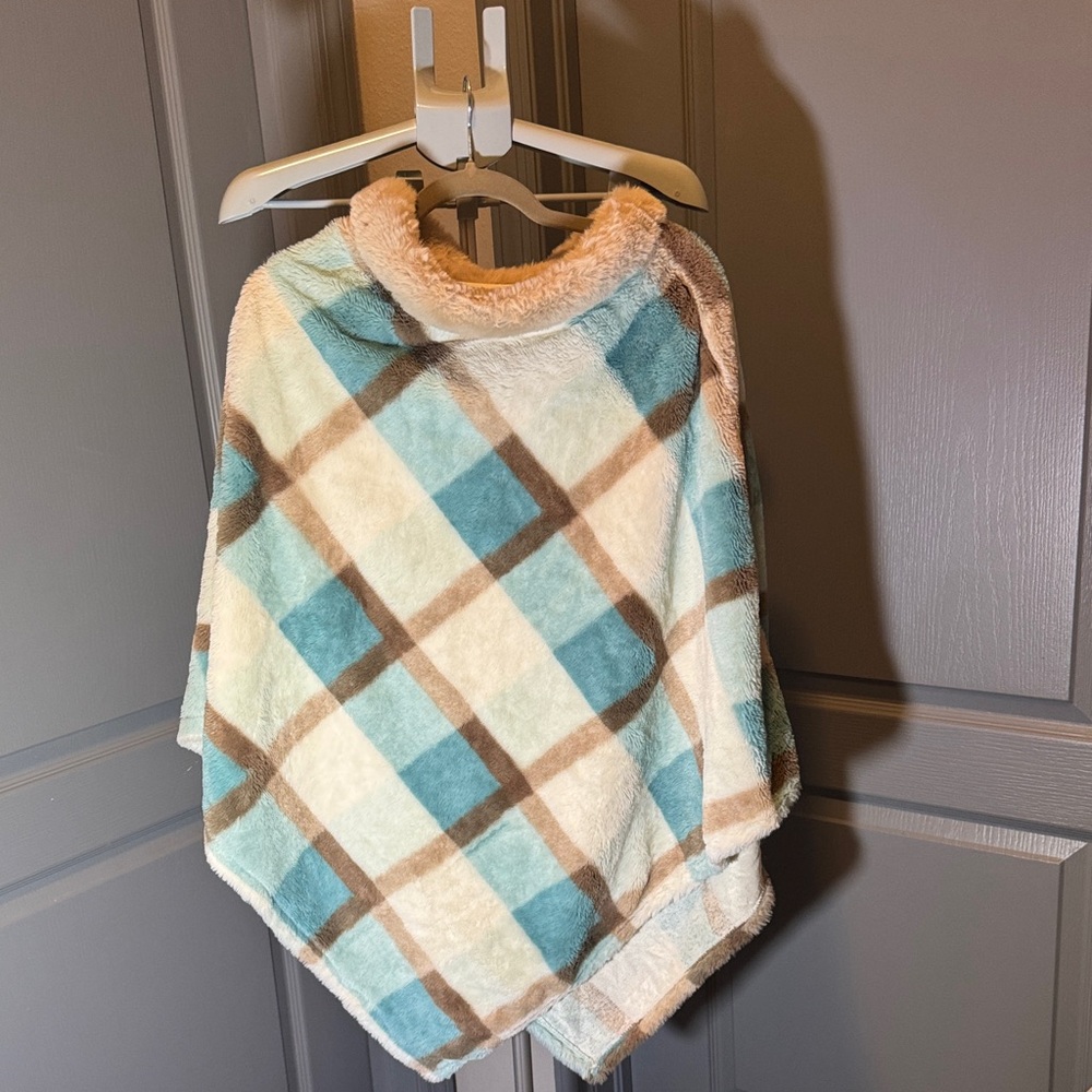 Cozy Plaid Fleece Throw Blanket - Blue and Brown